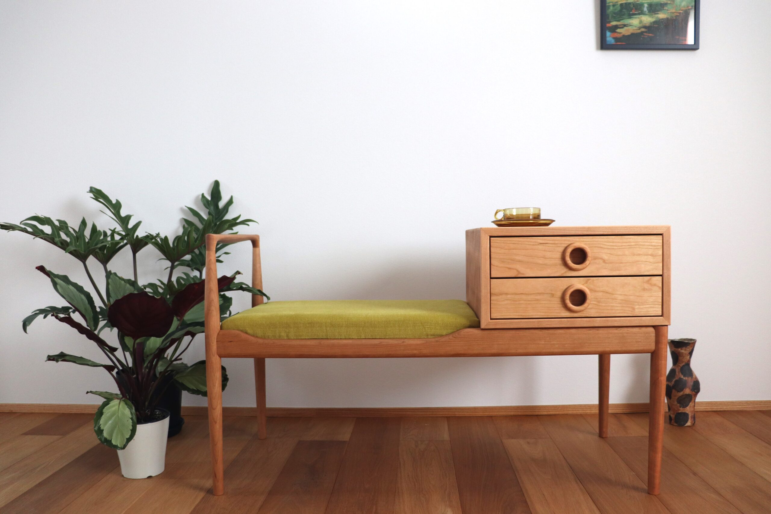 telephone　bench